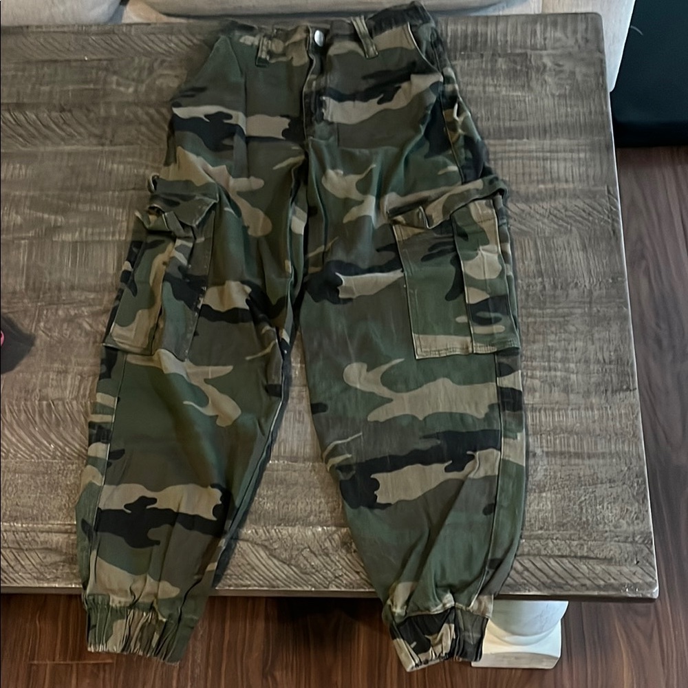 Rue21 Green Camouflage Cargo Pants high waisted